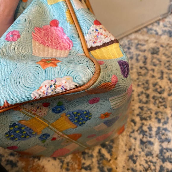 Dooney & bourke limited edition cupcake purse - Picture 7 of 8